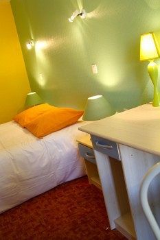 Caravelle Contact Hotel
