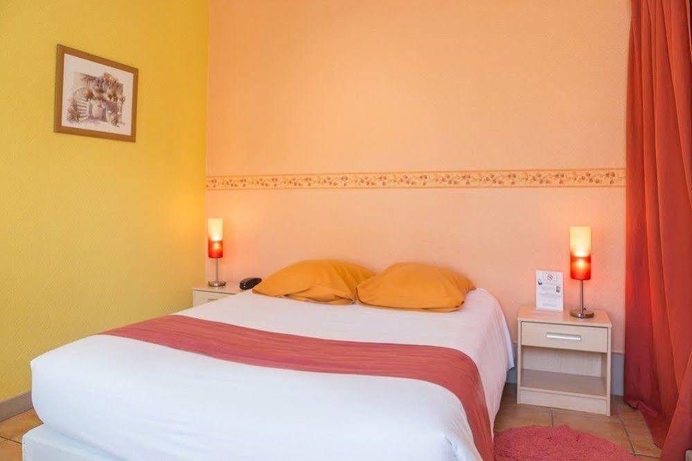 Caravelle Contact Hotel 2*