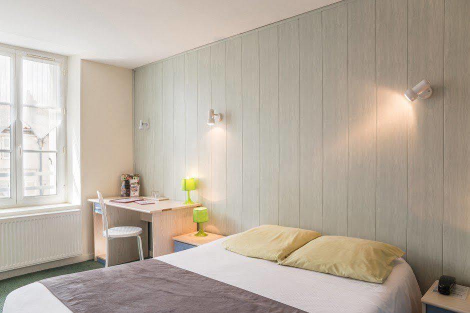 Hotel Caravelle Contact